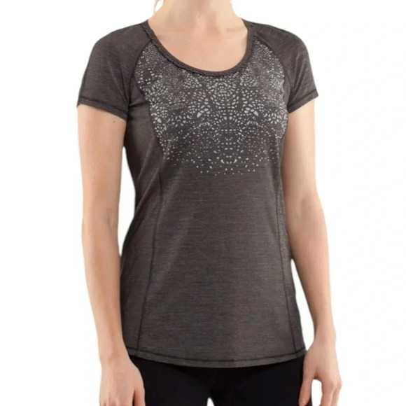 Lululemon Run Wild Short Sleeve Reflective Athletic Shirt Black Gray Size 4 - Picture 12 of 12